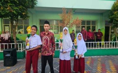 APEL PAGI & PEMBERIAN PENGHARGAAN SISWA BERPRESTASI