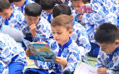 Menumbuhkan Cinta Membaca Sejak Dini Melalui Kegiatan Literasi Bersama di SD Al-Irsyad Al-Islamiyyah Pekalongan